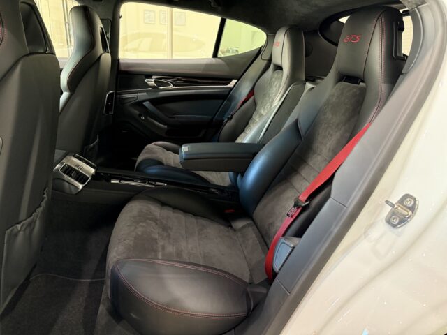 ポルシェ　パナメーラGTS　白　 イメージ15