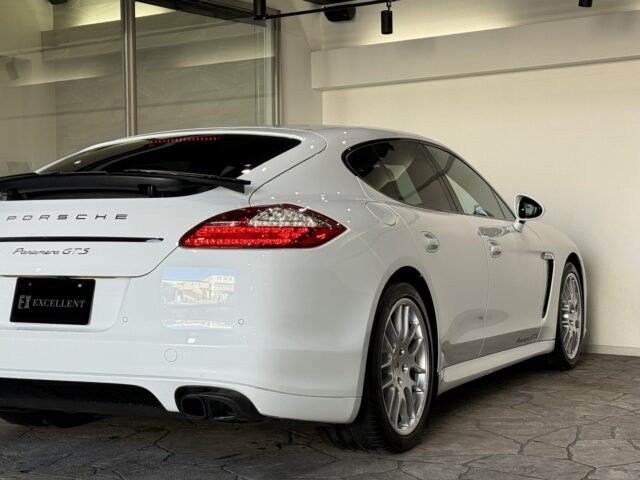 ポルシェ　パナメーラGTS　白　 イメージ12