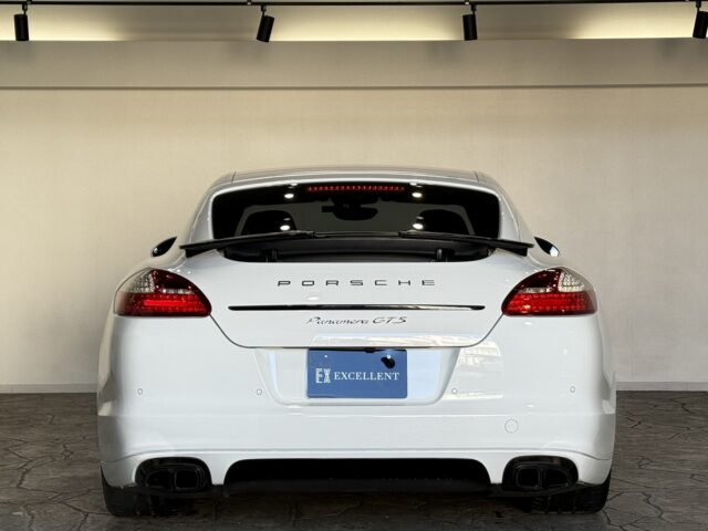 ポルシェ　パナメーラGTS　白　 イメージ10