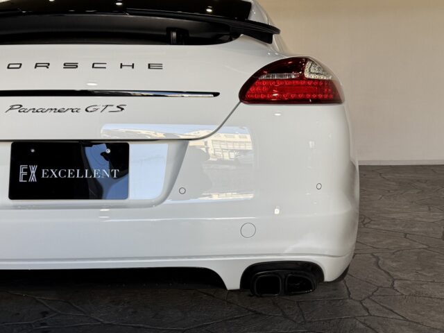 ポルシェ　パナメーラGTS　白　 イメージ30