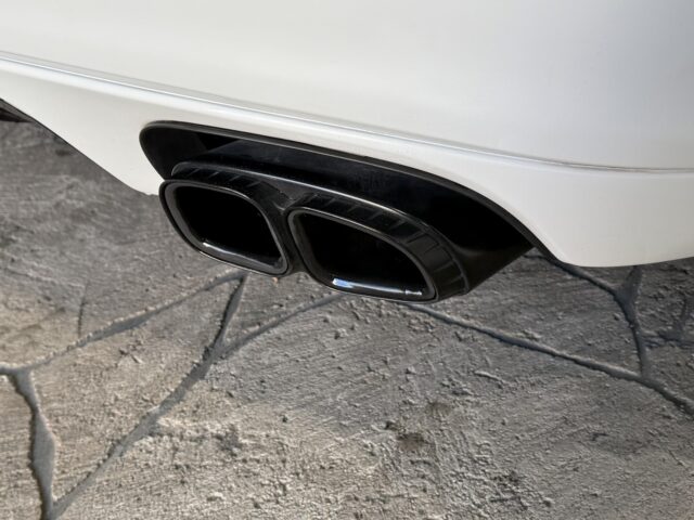 ポルシェ　パナメーラGTS　白　 イメージ21