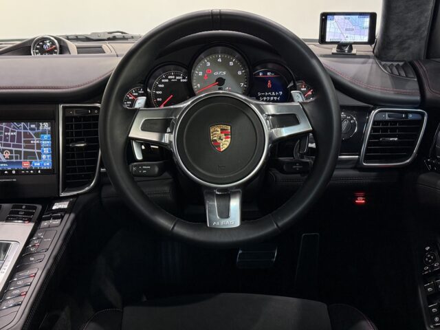ポルシェ　パナメーラGTS　白　 イメージ8