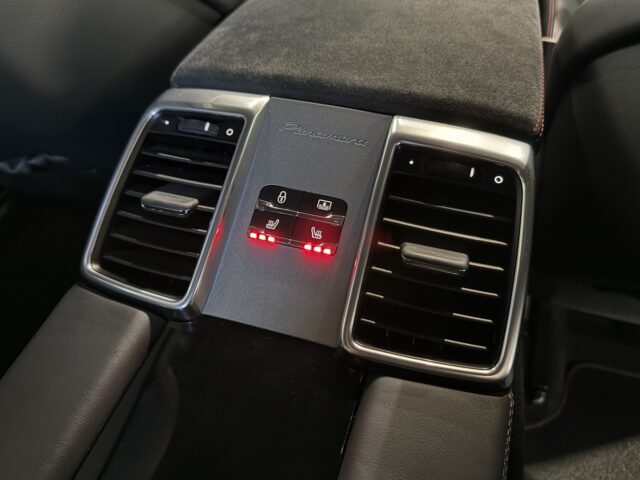 ポルシェ　パナメーラGTS　白　 イメージ25