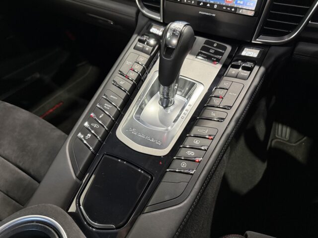 ポルシェ　パナメーラGTS　白　 イメージ26