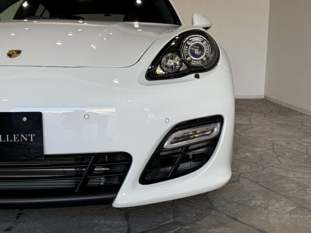 ポルシェ　パナメーラGTS　白　 イメージ28
