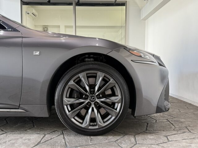 レクサスLS500h　Fスポーツ　マンガンラスター イメージ4