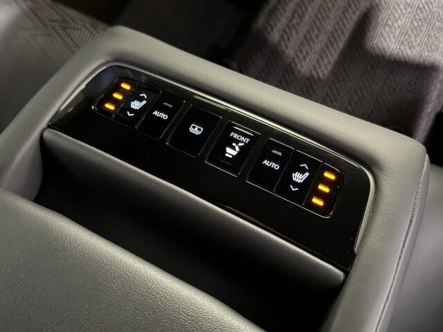 レクサスLS500h　Fスポーツ　マンガンラスター イメージ23