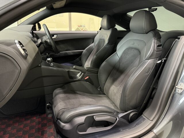 アウディ　TTクーペ　１．８TFSI　Sﾗｲﾝｺﾝﾍﾟﾃｨｼｮﾝ　グレー イメージ7