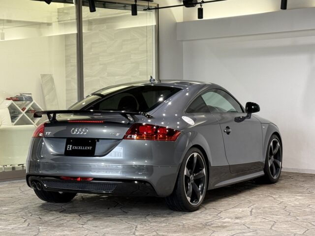 アウディ　TTクーペ　１．８TFSI　Sﾗｲﾝｺﾝﾍﾟﾃｨｼｮﾝ　グレー イメージ3