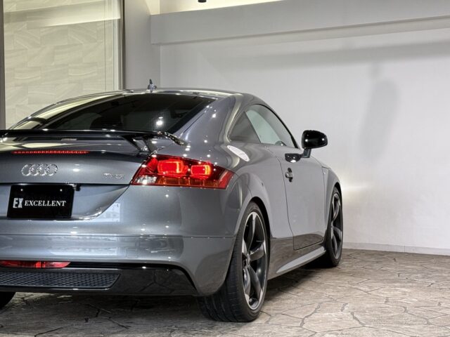 アウディ　TTクーペ　１．８TFSI　Sﾗｲﾝｺﾝﾍﾟﾃｨｼｮﾝ　グレー イメージ12