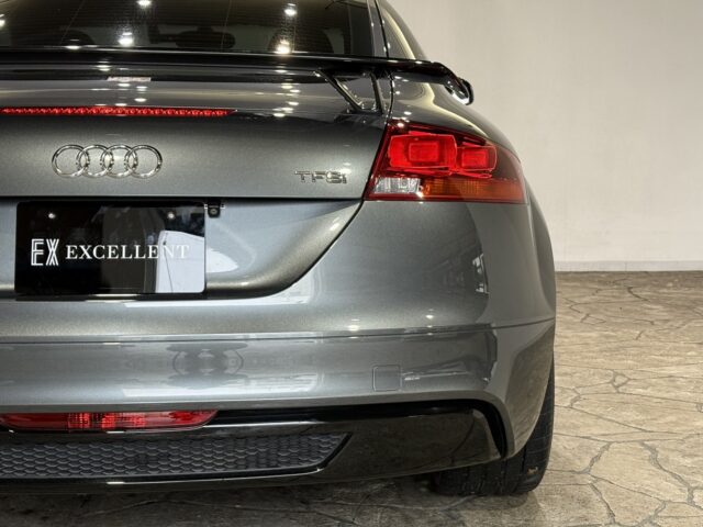 アウディ　TTクーペ　１．８TFSI　Sﾗｲﾝｺﾝﾍﾟﾃｨｼｮﾝ　グレー イメージ29