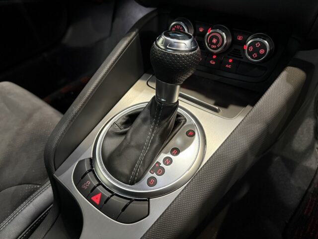 アウディ　TTクーペ　１．８TFSI　Sﾗｲﾝｺﾝﾍﾟﾃｨｼｮﾝ　グレー イメージ21