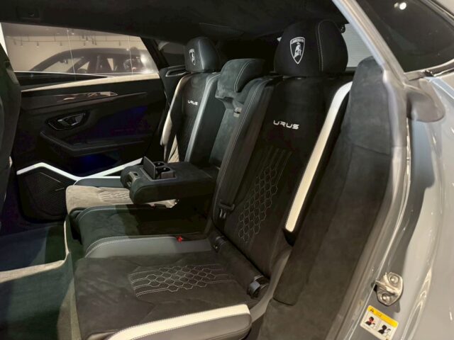 ランボルギーニ　ウルス　ペルフォルマンテ イメージ14