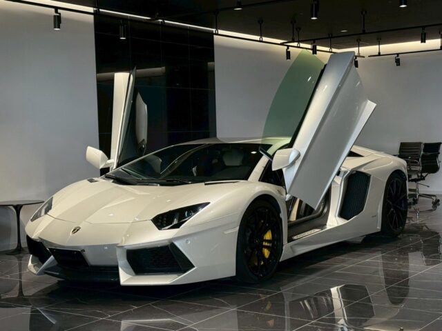 ランボルギーニ　アヴェンタドール イメージ1