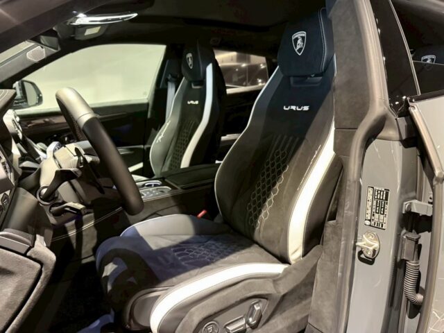 ランボルギーニ　ウルス　ペルフォルマンテ イメージ6