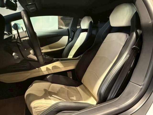 ランボルギーニ　アヴェンタドール イメージ5