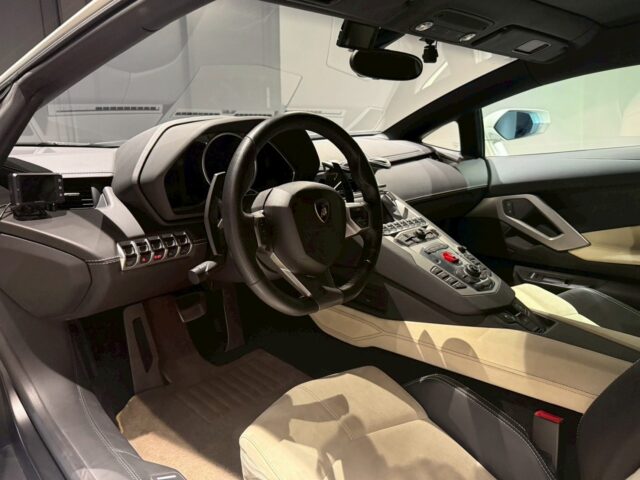 ランボルギーニ　アヴェンタドール イメージ7