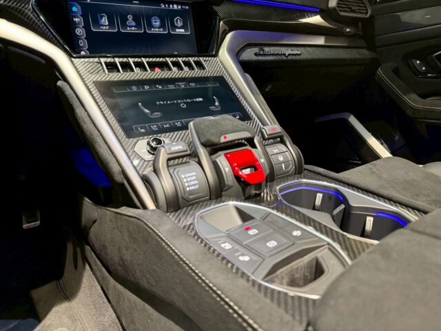 ランボルギーニ　ウルス　ペルフォルマンテ イメージ30