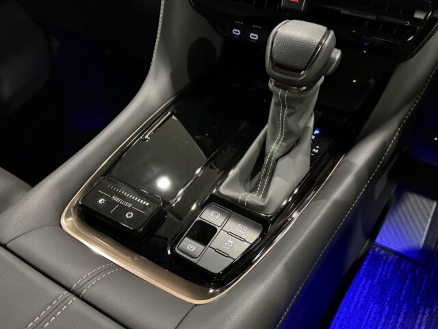 トヨタ アルファードZ 白 R6年 40系 イメージ28