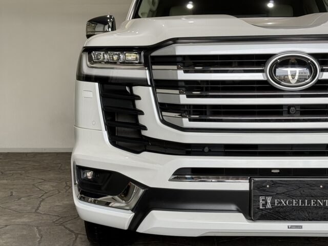 トヨタ ランドクルーザー 白 イメージ25