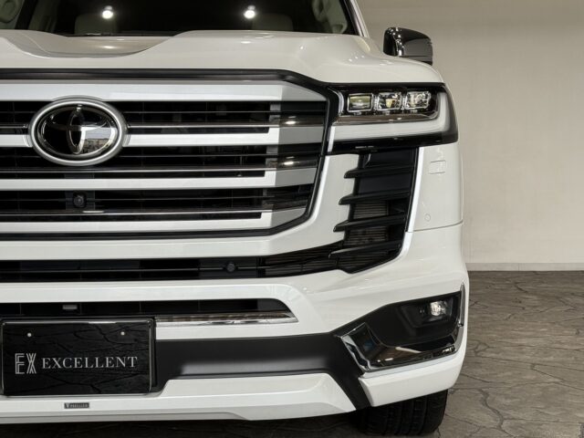 トヨタ ランドクルーザー 白 イメージ26