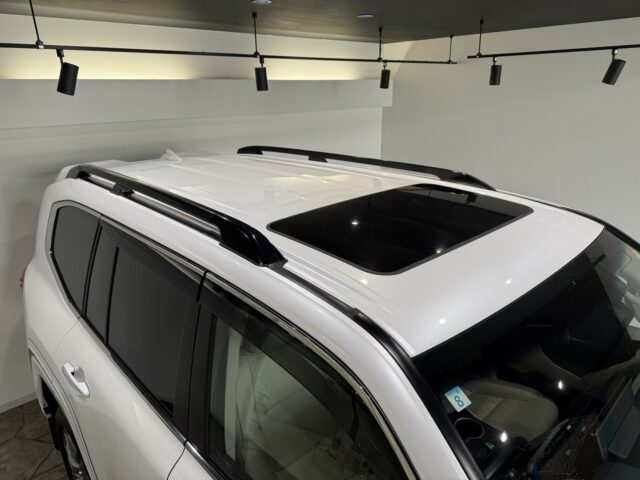 トヨタ ランドクルーザー 白 イメージ36