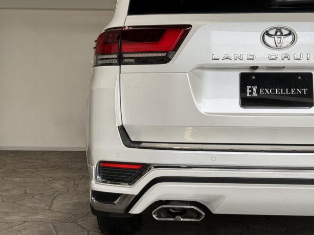 トヨタ ランドクルーザー 白 イメージ27