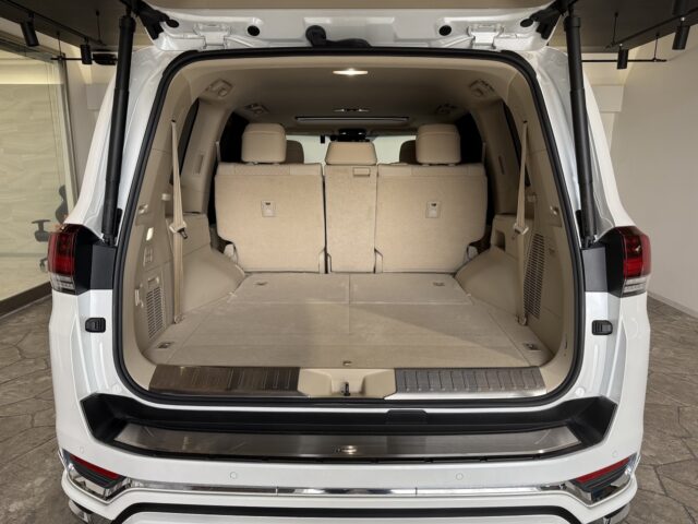 トヨタ ランドクルーザー 白 イメージ29