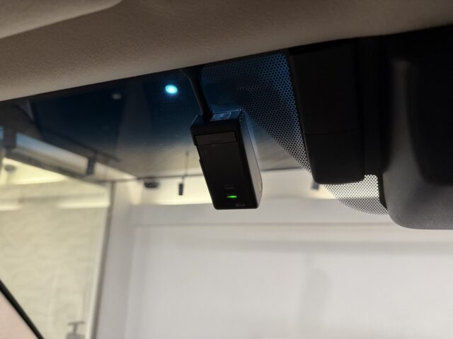 トヨタ ランドクルーザー 白 イメージ24