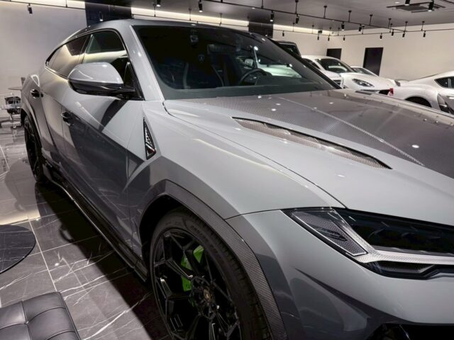 ランボルギーニ　ウルス　ペルフォルマンテ イメージ25