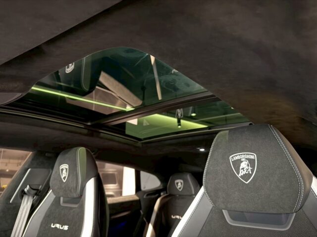 ランボルギーニ　ウルス　ペルフォルマンテ イメージ15