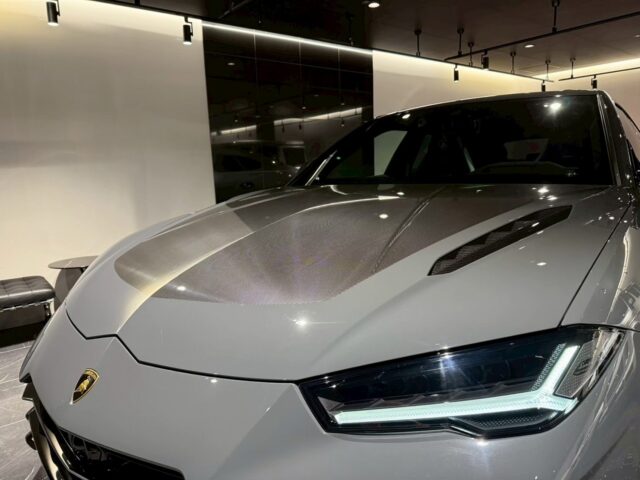 ランボルギーニ　ウルス　ペルフォルマンテ イメージ27