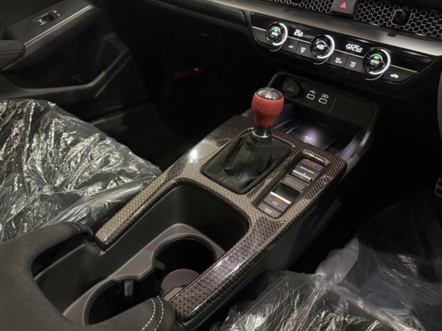 ホンダ　シビック　登録済未使用車 イメージ9