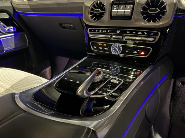 メルセデスベンツ G400d 黒 白内装 イメージ24