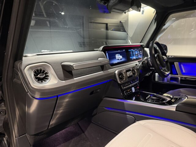 メルセデスベンツ G400d 黒 白内装 イメージ40