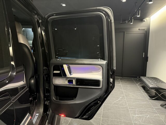 メルセデスベンツ G400d 黒 白内装 イメージ48