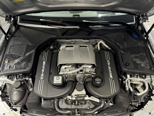 メルセデスベンツ C63Sクーペ イリジウムシルバー イメージ17