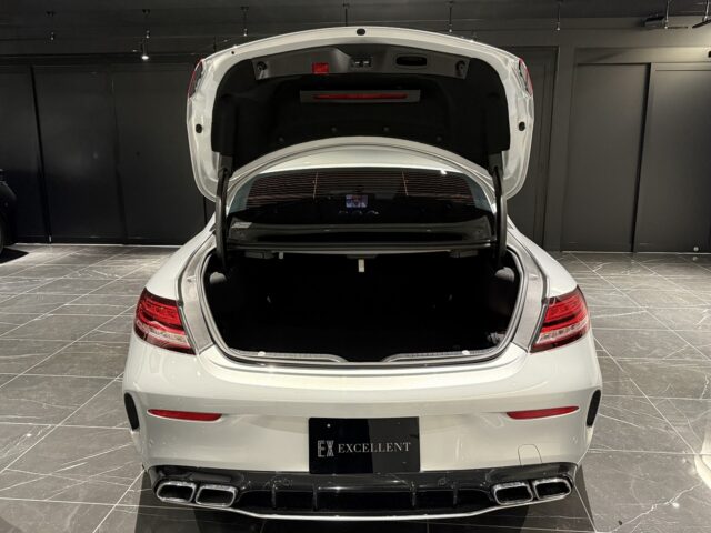 メルセデスベンツ C63Sクーペ イリジウムシルバー イメージ30