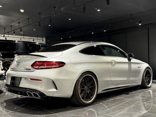 メルセデスベンツ C63Sクーペ イリジウムシルバー イメージ5