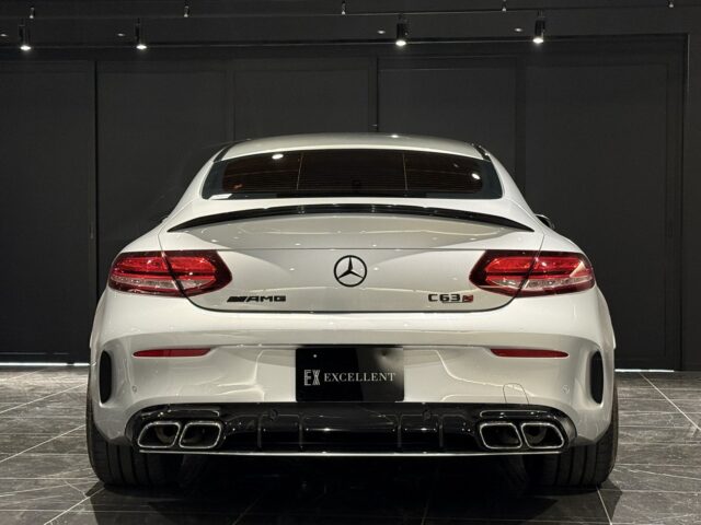 メルセデスベンツ C63Sクーペ イリジウムシルバー イメージ11