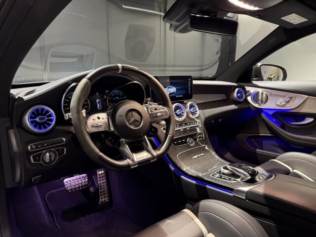 メルセデスベンツ C63Sクーペ イリジウムシルバー イメージ6