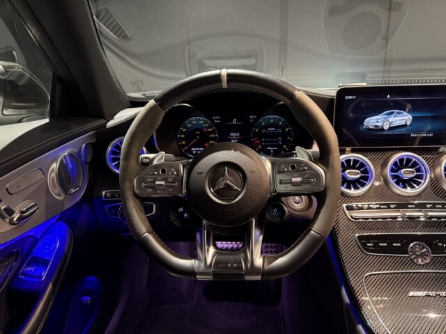 メルセデスベンツ C63Sクーペ イリジウムシルバー イメージ9