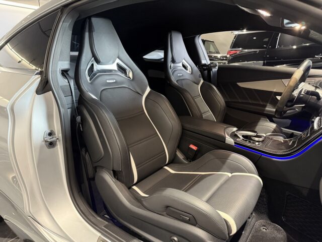 メルセデスベンツ C63Sクーペ イリジウムシルバー イメージ8