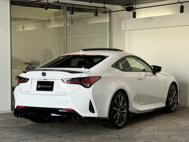 レクサスRC300　Fスポーツ　ホワイトノーヴァガラスフレーク　 イメージ3