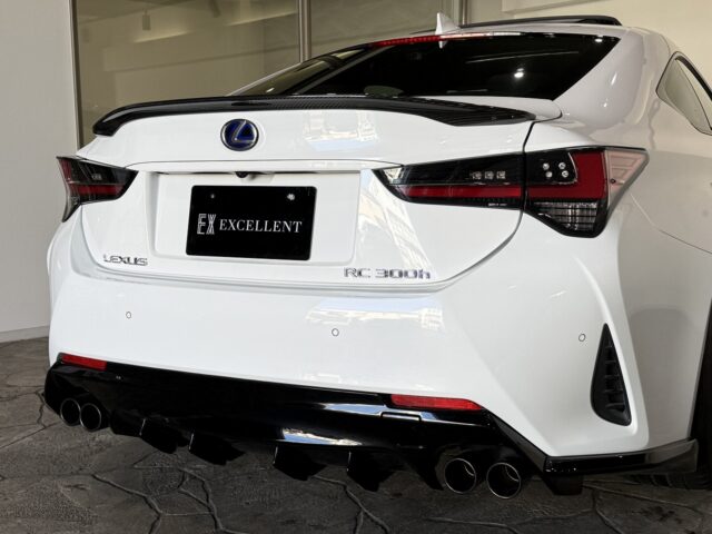 レクサスRC300　Fスポーツ　ホワイトノーヴァガラスフレーク　 イメージ13