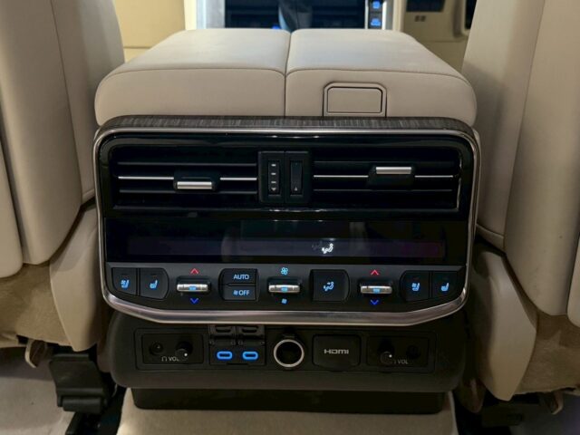 ランドクルーザー　ZX　白　USS福岡　0266 イメージ39