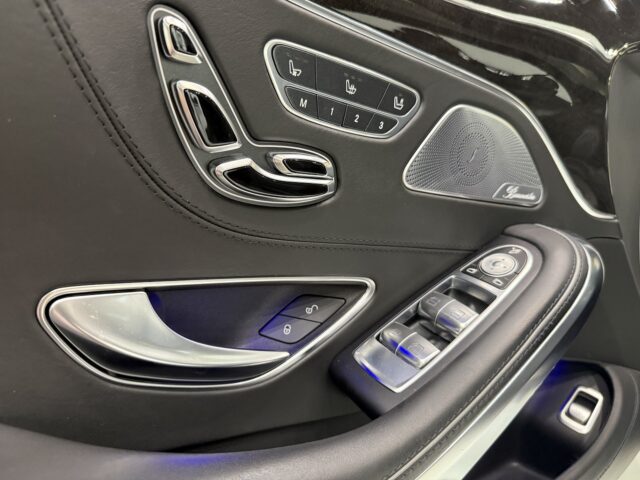 メルセデスベンツ S63 クーペ 白 USS名古屋 イメージ17