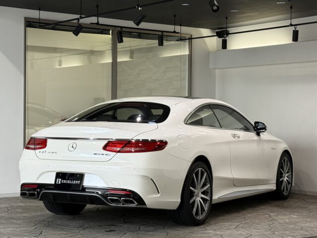 メルセデスベンツ S63 クーペ 白 USS名古屋 イメージ5