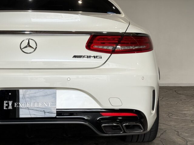 メルセデスベンツ S63 クーペ 白 USS名古屋 イメージ20