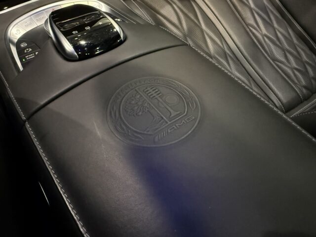 メルセデスベンツ S63 クーペ 白 USS名古屋 イメージ10